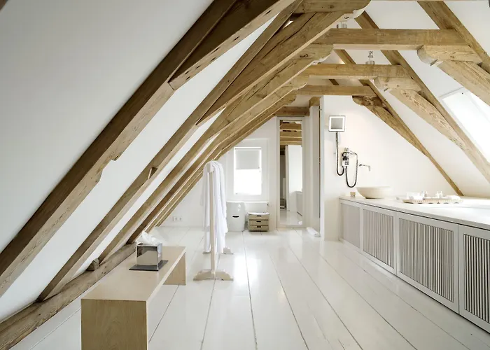 The Dylan - The Leading Of The World