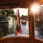 The Dylan - The Leading Of The World 5*