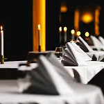 The Dylan - The Leading Of The World 5*