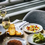 Hotel The Dylan - The Leading Of The World