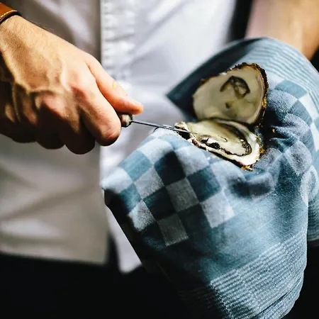 The Dylan - The Leading Of The World 5*