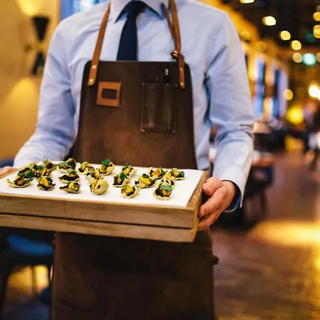 The Dylan - The Leading Of The World 5*