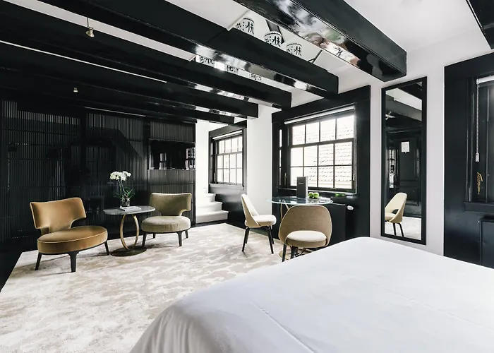 The Dylan - The Leading Of The World 5*